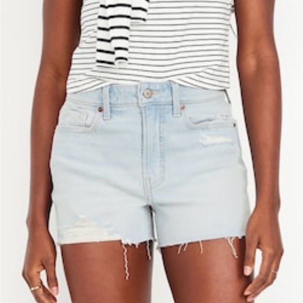 Old Navy High-Waisted OG Jean Cut-Off Shorts in Light Wash